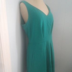 Ann Taylor Loft Size 8 Green/Blue sleeveless Dress